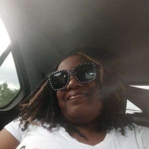 Meet your Posher, Detra